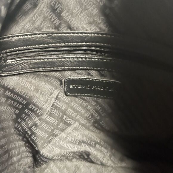 Steve Madden Synthetic Monochrome Logo Duffel Bag/weekender bag. - Picture 14 of 16